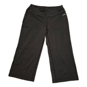 Reebok Cropped pants Medium